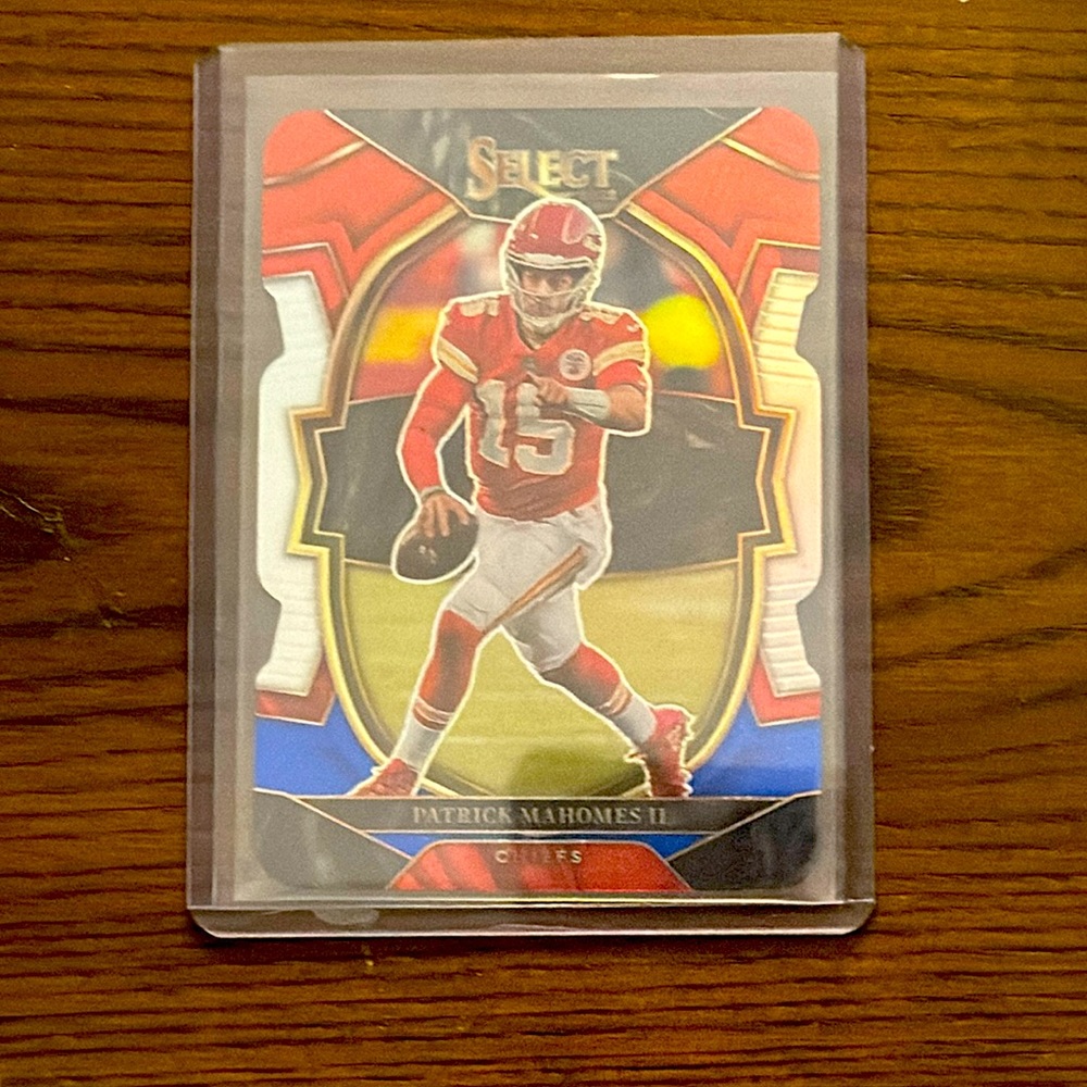 Patrick Mahomes Select 2021 red, white and blue SP